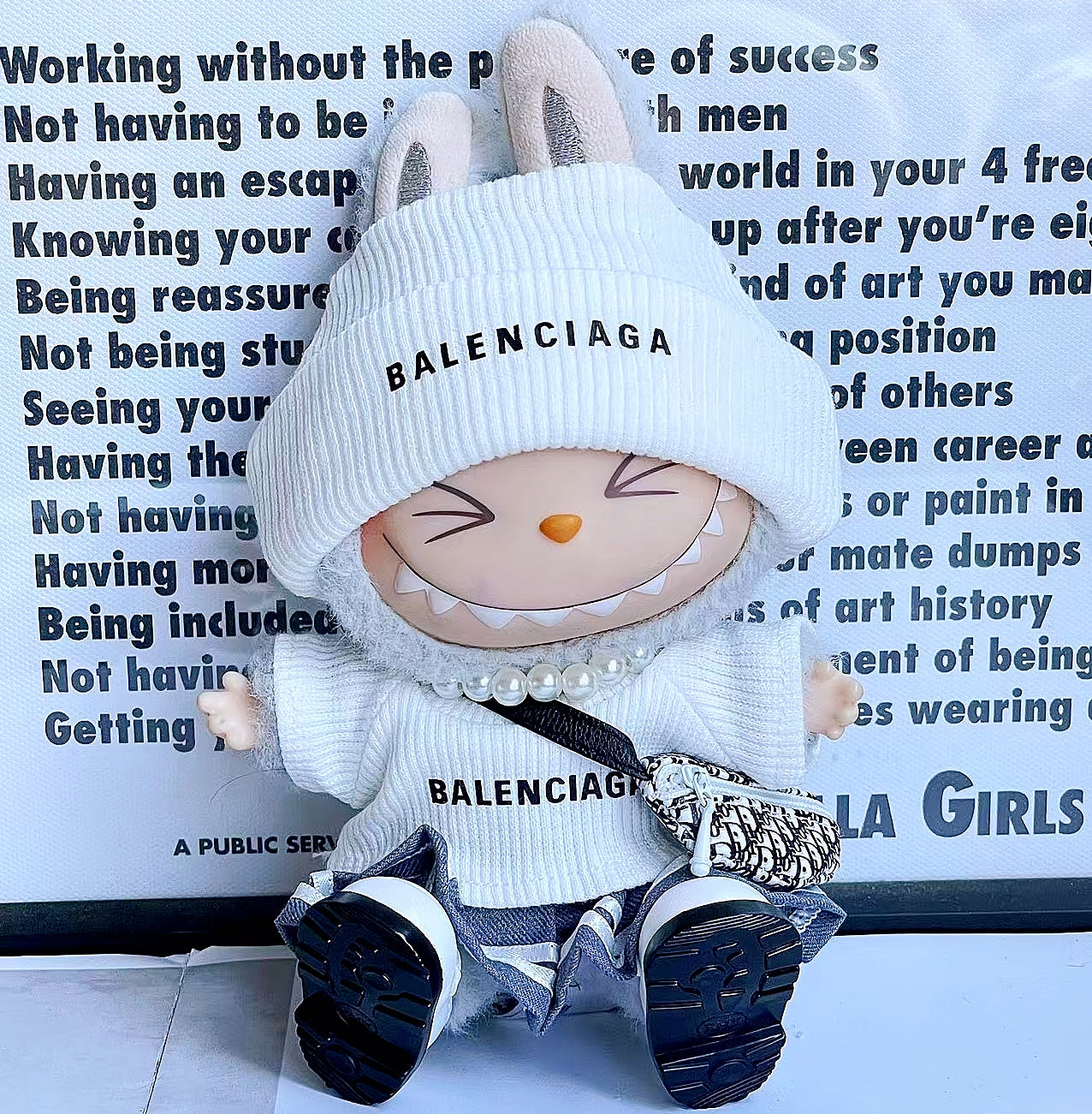 Prabangos įkvėptas Labubu stiliaus drabužių rinkinys