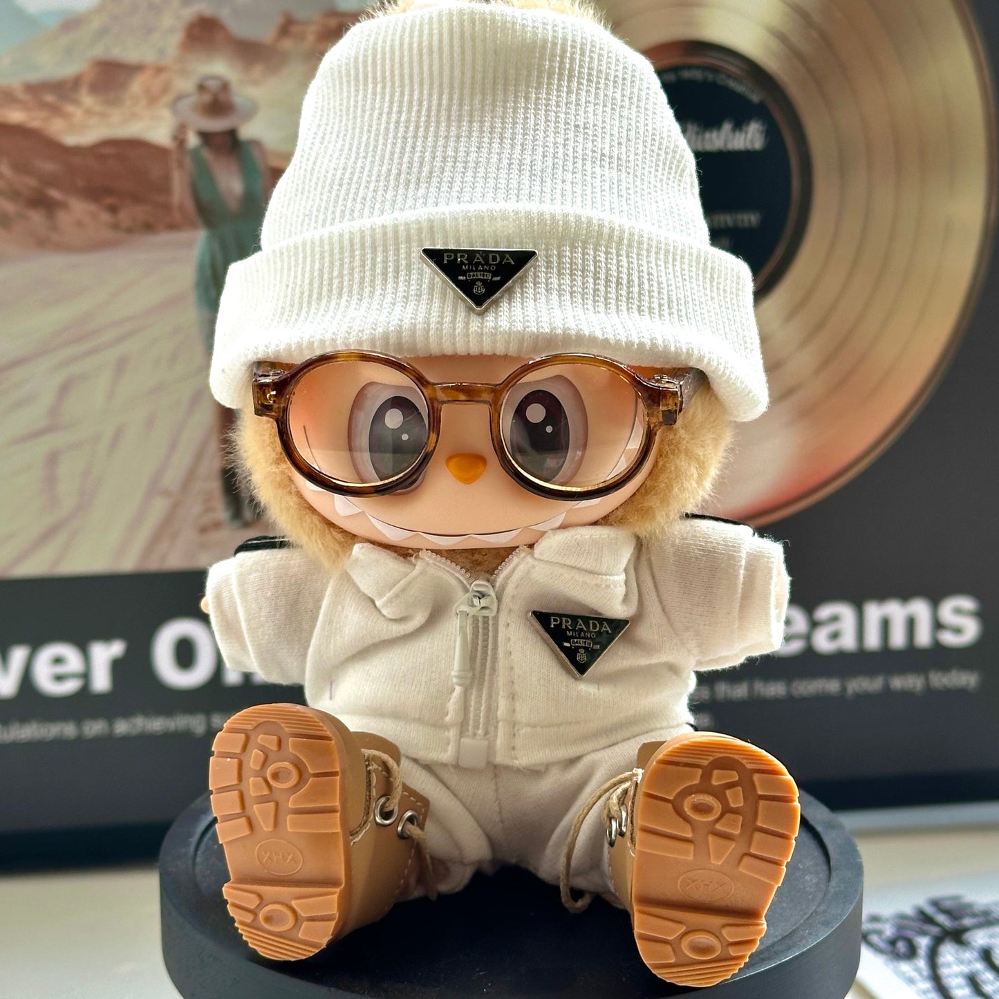 Prabangos įkvėptas Labubu stiliaus drabužių rinkinys